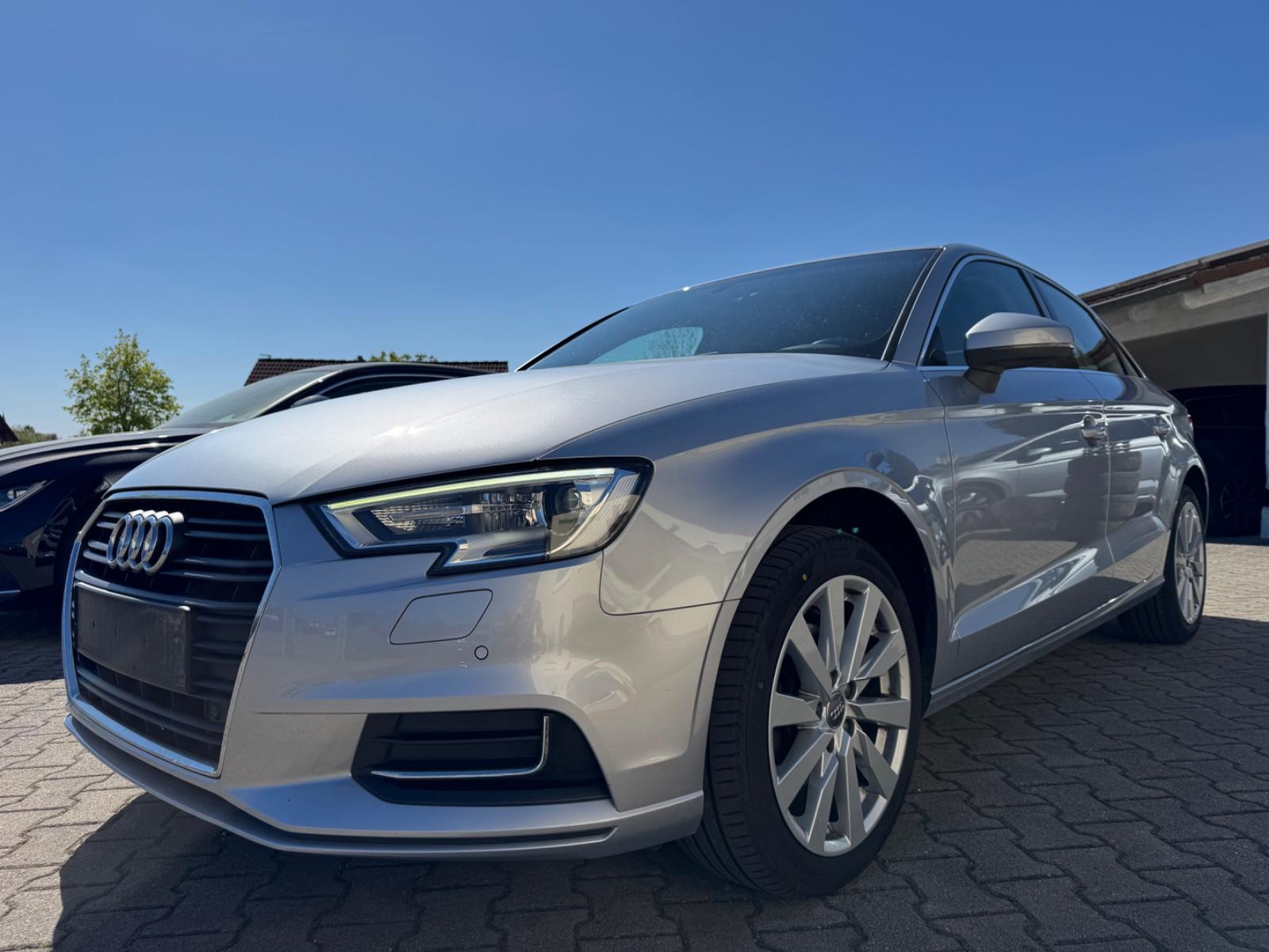 Audi A3 Limousine 30 TDI Design LED Navi PDC 8-fach