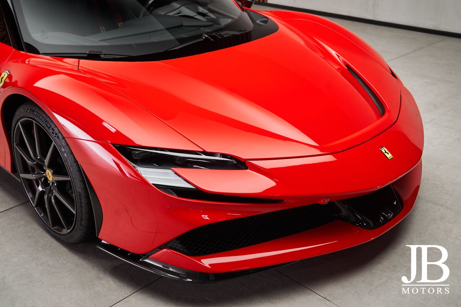Fahrzeugabbildung Ferrari SF90 Stradale Full Carbon Lift Racing Seats JBL