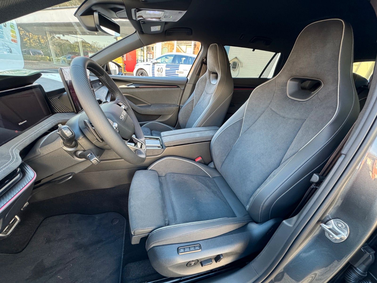 Fahrzeugabbildung SKODA Superb Combi Sportline