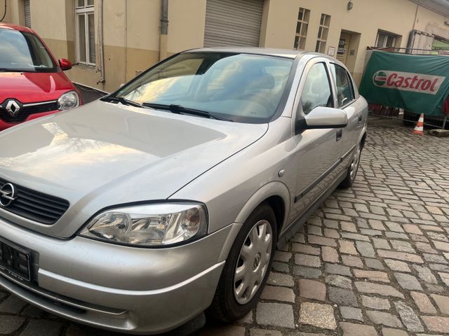 Opel Astra 1.6 16V Elegance