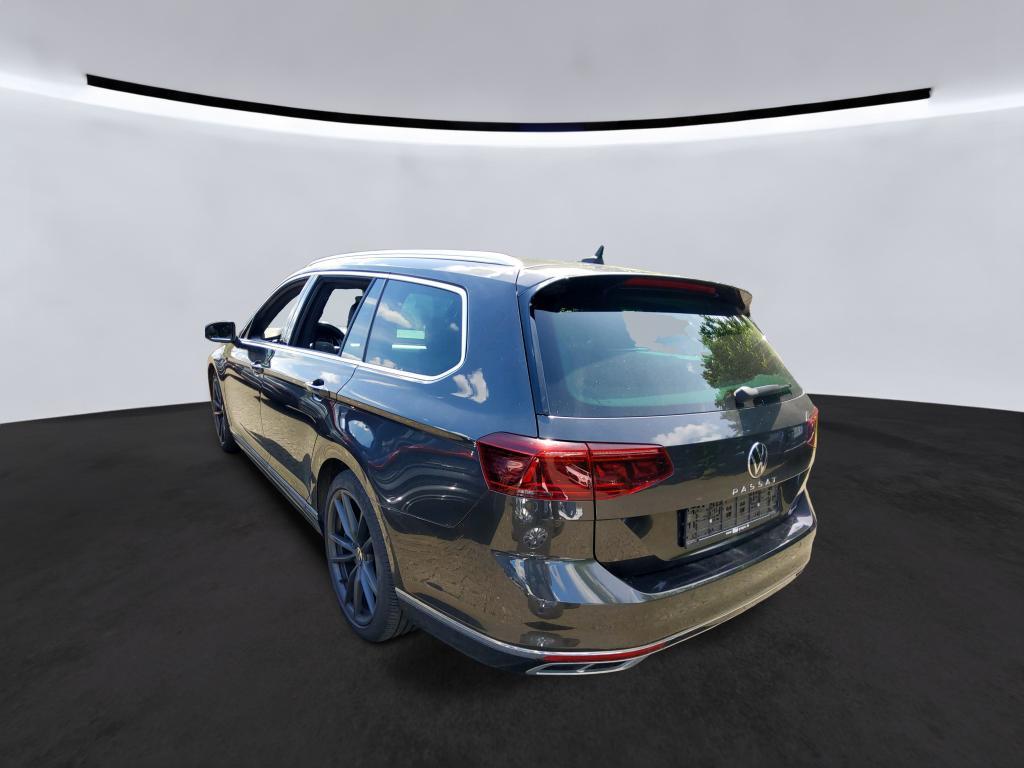 Volkswagen Passat Variant Elegance 4Motion R Line Pano H&K