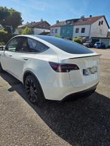 Tesla Model Y Long Range Dual Motor AWD erw. AUTOPILOT - Tesla Model Y von privat