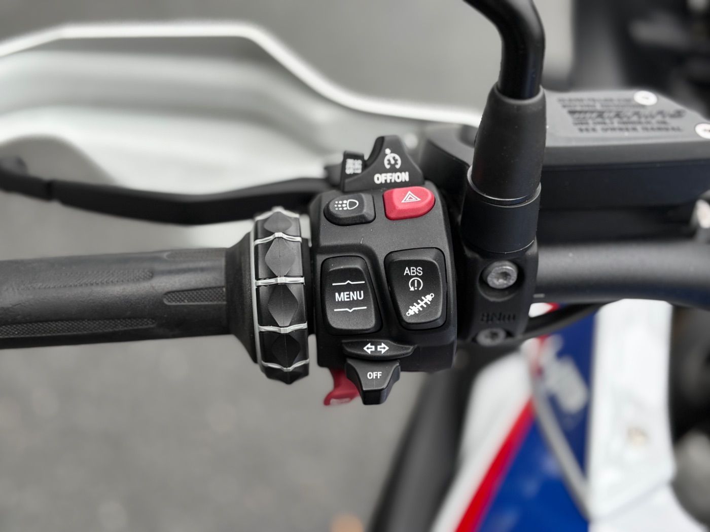 Fahrzeugabbildung BMW R 1250 GS HP, Akrapovic, Seitenkoffer Tieferlegu