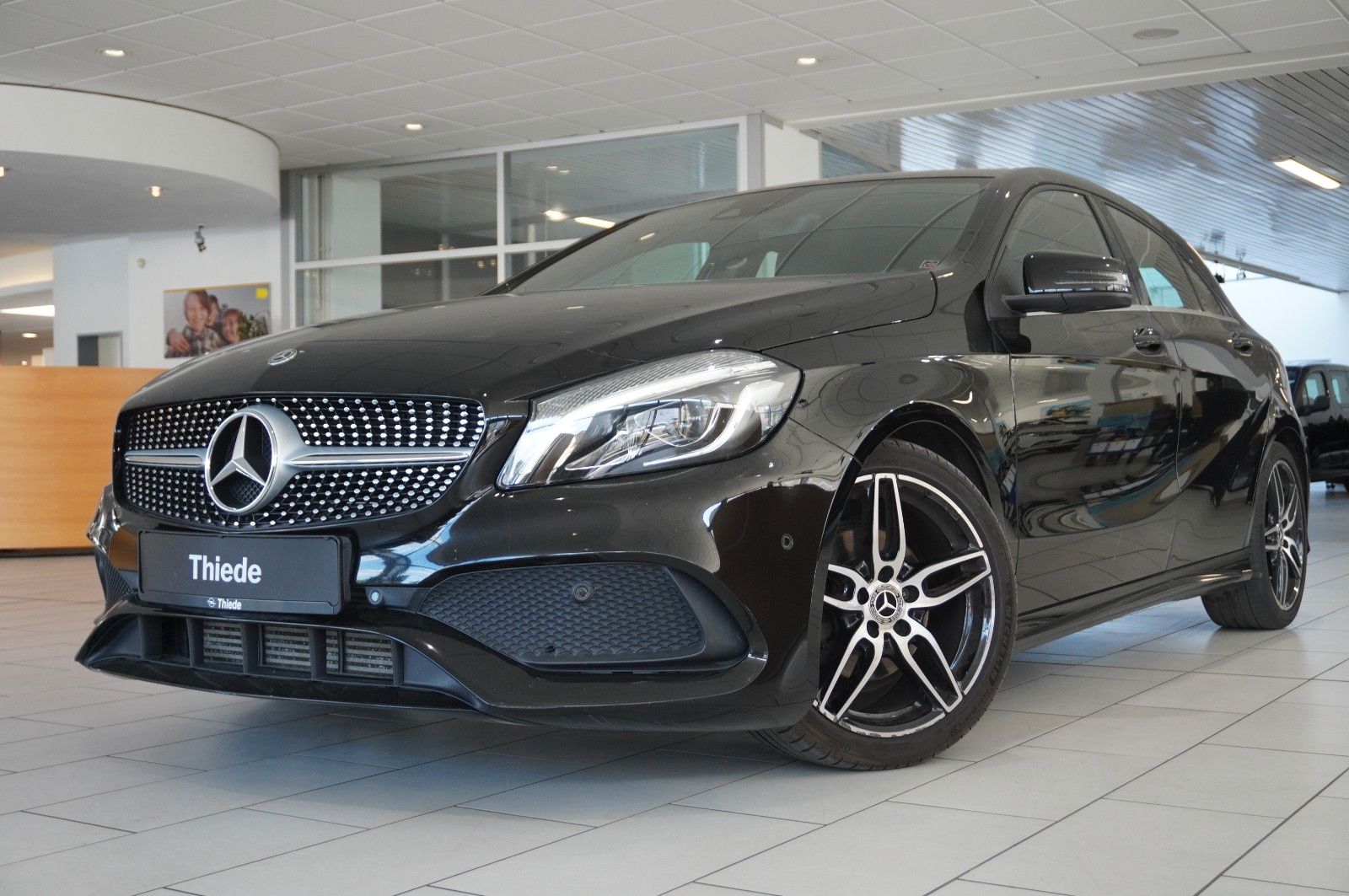 Fahrzeugabbildung Mercedes-Benz A 200 CDI AMG LINE NAVI/LED/KAMERA/SPORT/SHZ/PDC