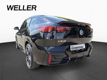 2025 BMW IX2 缩略图 11