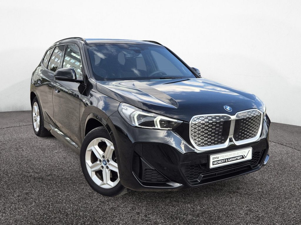 BMW iX1 xDrive30 M-Sport PANO AHK HUD ACC 360°KAM foto 3