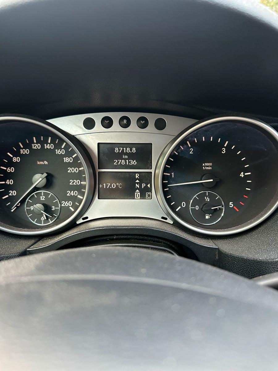 Mercedes-Benz R320 2008 — photo 12