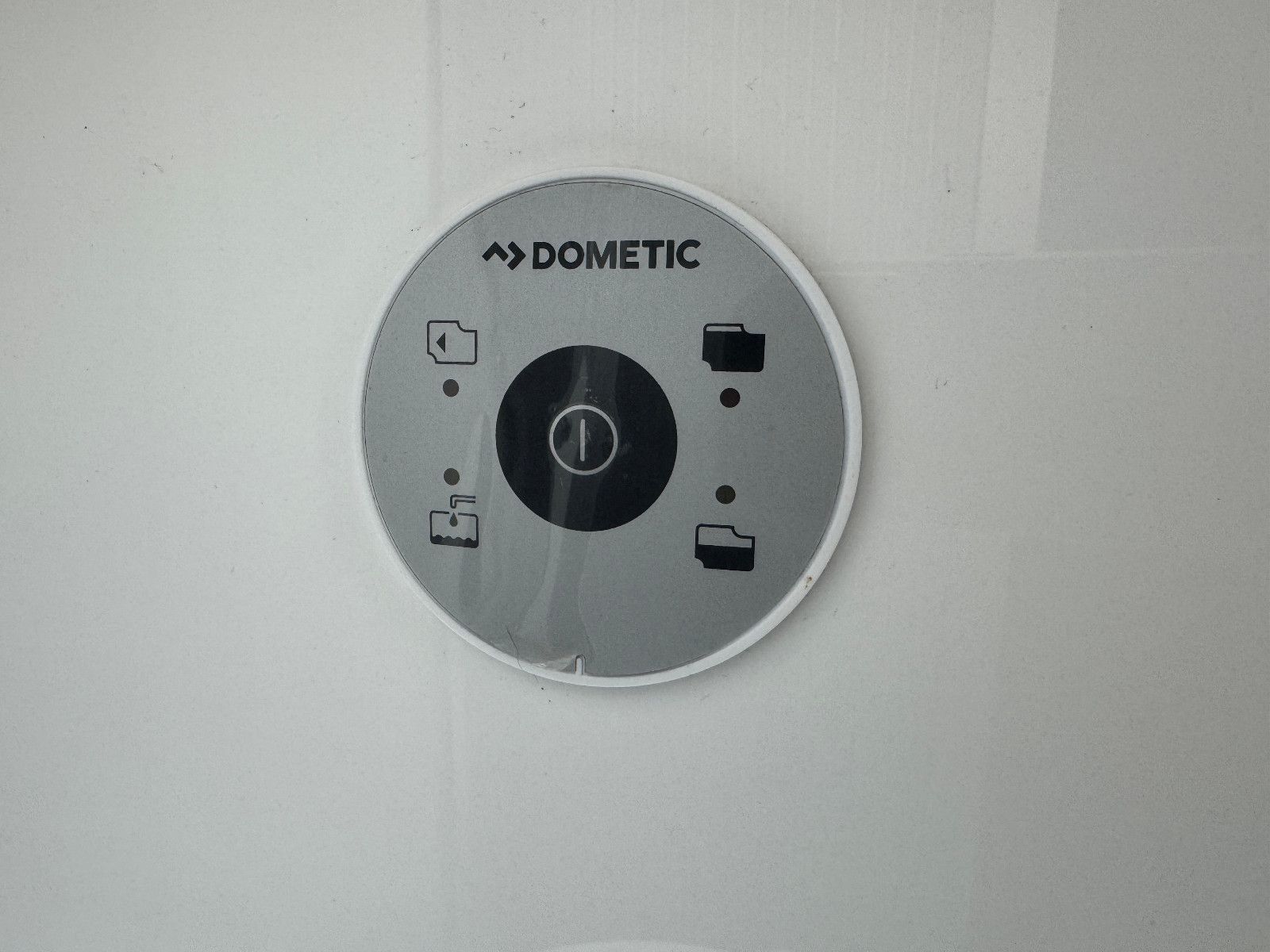 Fahrzeugabbildung Pössl SUMMIT 600 PLUS SCHWENKBAD KAMERA QUERBETT LED