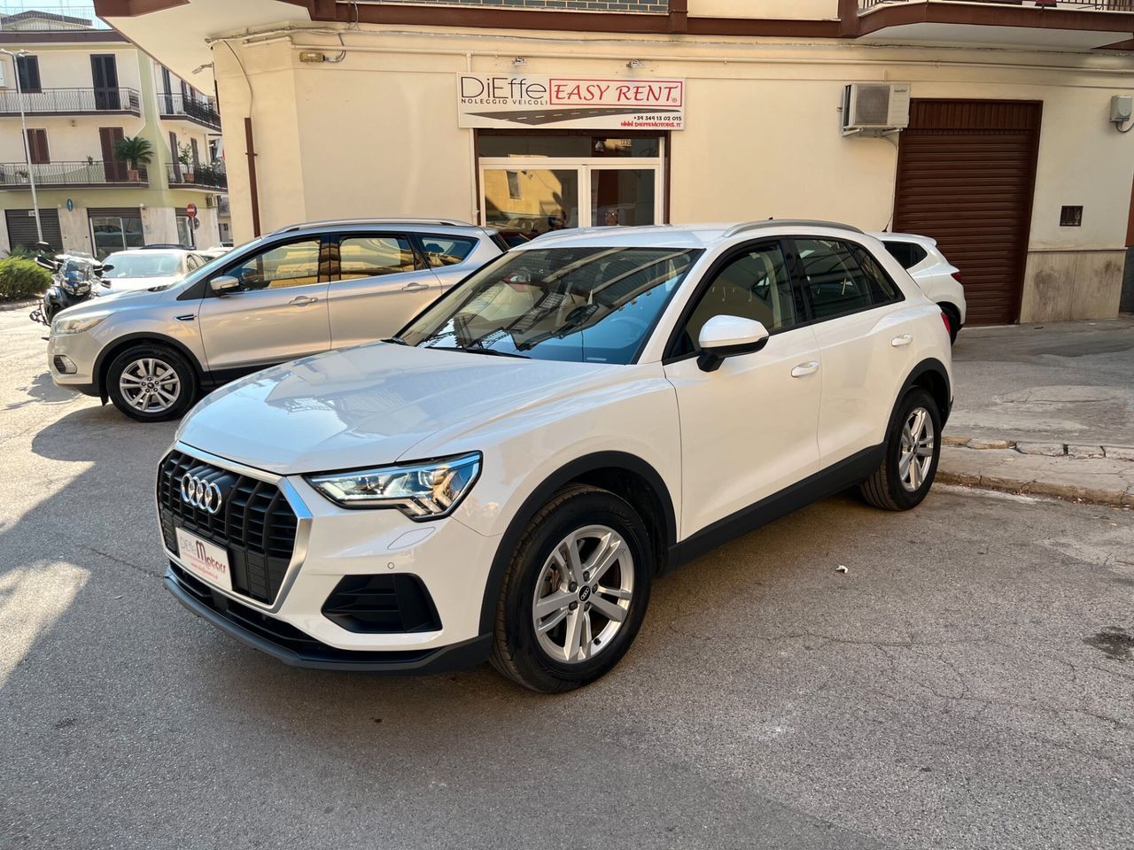 AUDI Audi Q3 40 TDI quattro S tronic Business