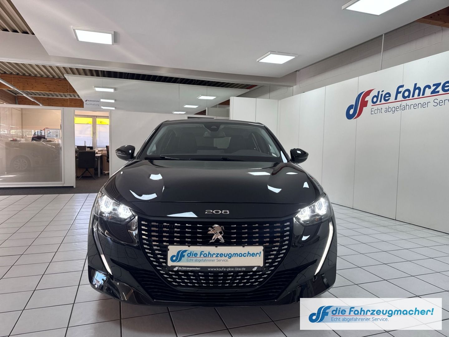 Fahrzeugabbildung Peugeot 208 Allure Navi LED Klimaautom Fahrerprofil DAB
