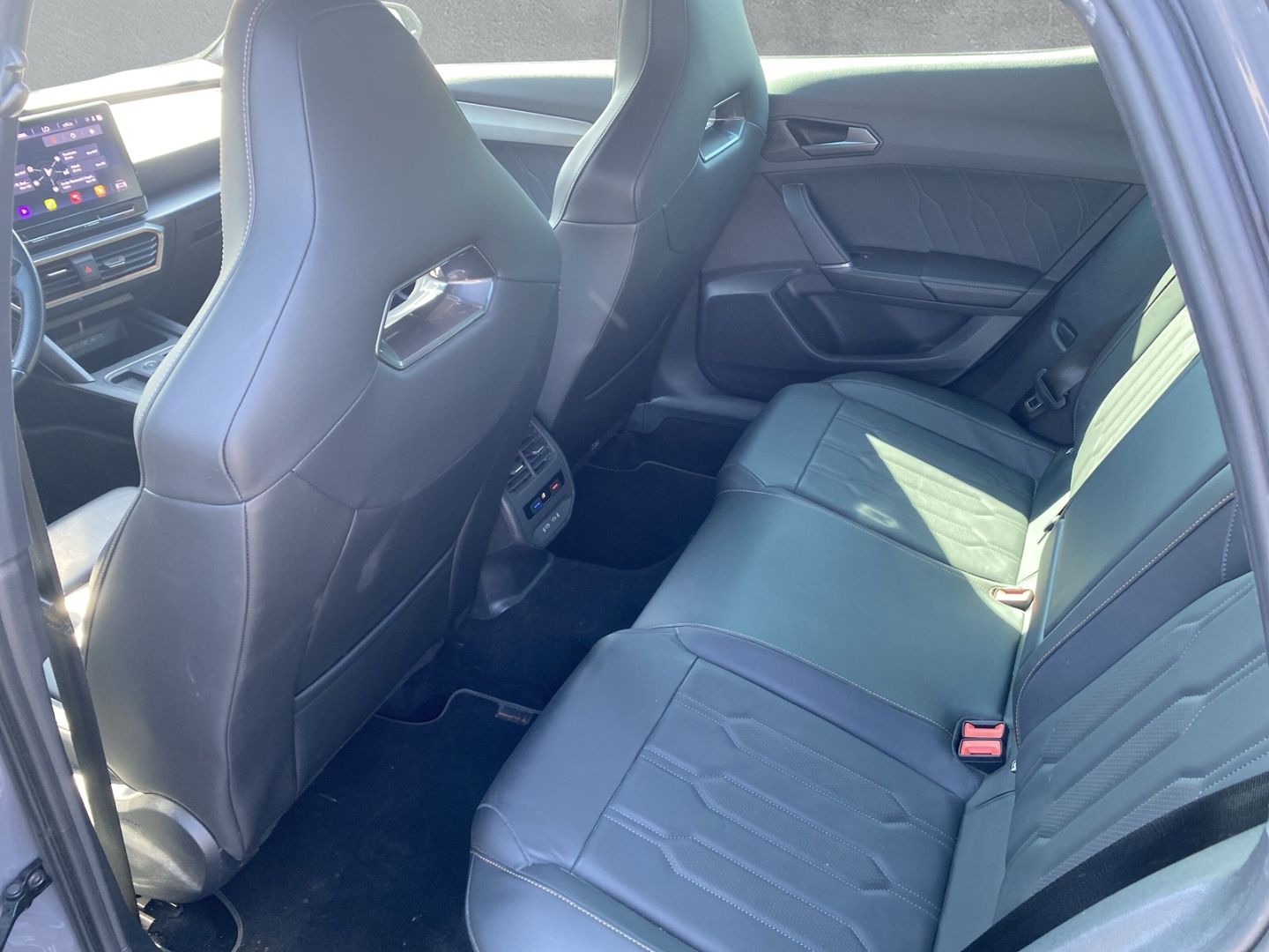 Fahrzeugabbildung CUPRA Formentor VZ 4Drive 2.0 TSI EU6d AD Navi Leder D