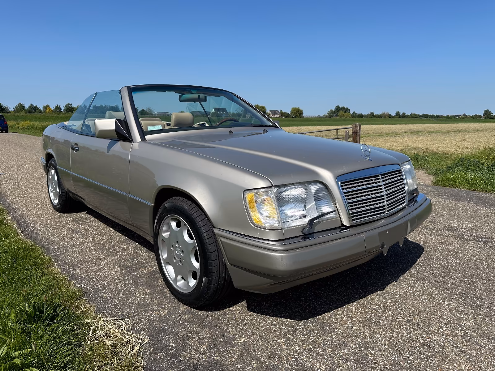 Mercedes-Benz E320 A124 Rust Free California import Net €9950