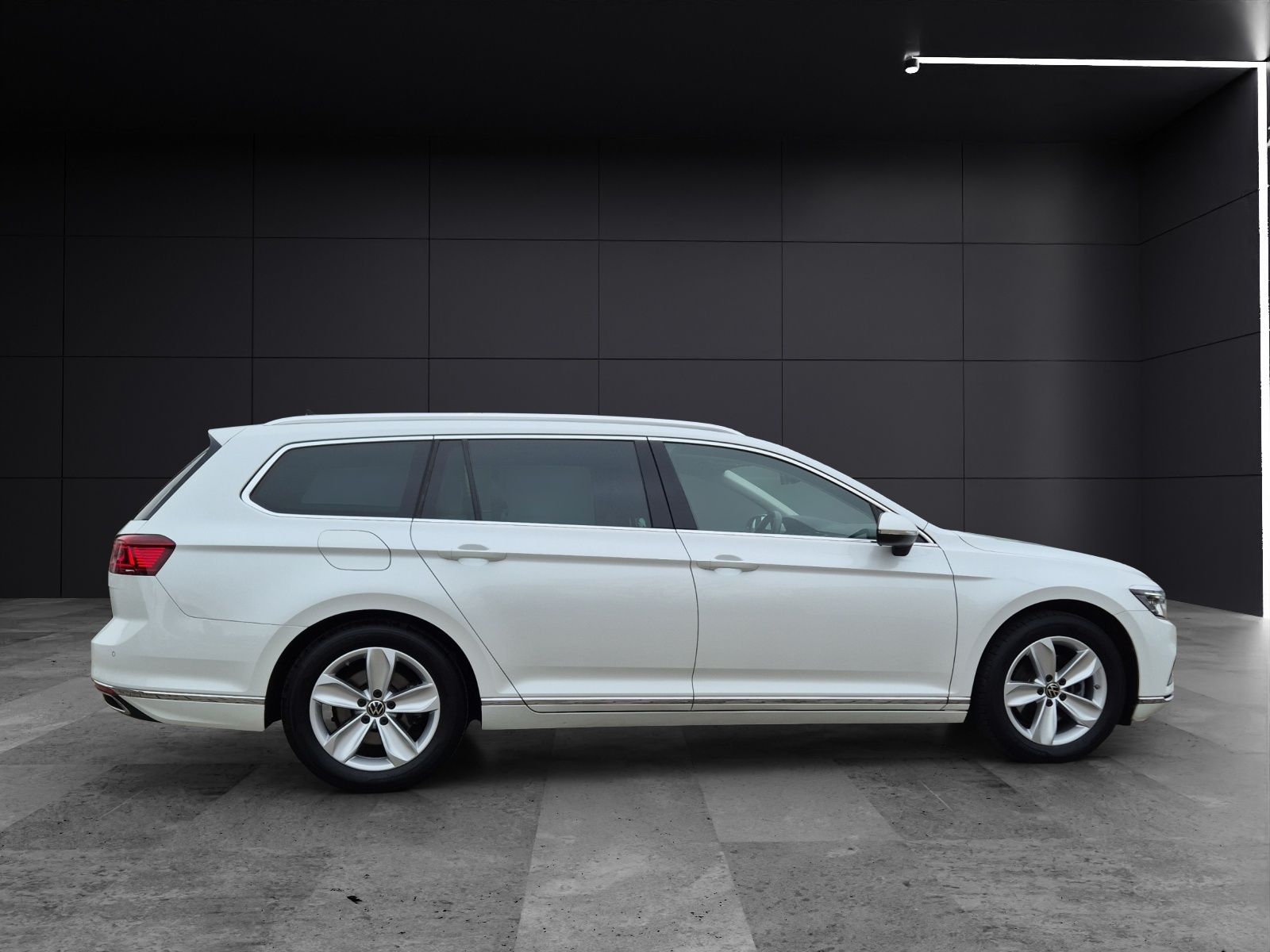 Fahrzeugabbildung Volkswagen Passat Variant TDI Elegance DSG Matrix Navi AID