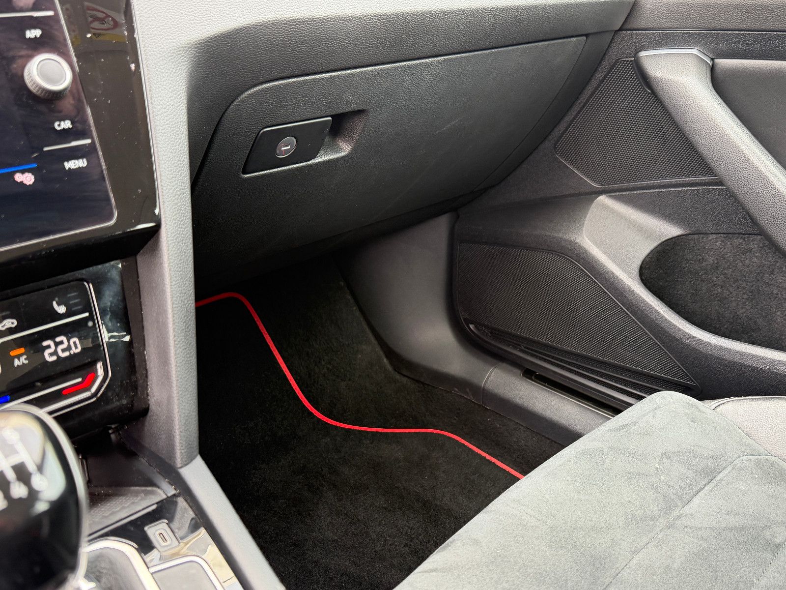 Fahrzeugabbildung Volkswagen Passat 2.0 HIGHLINE /KAMERA/MASSAGE/SHZ/LED/NAVI