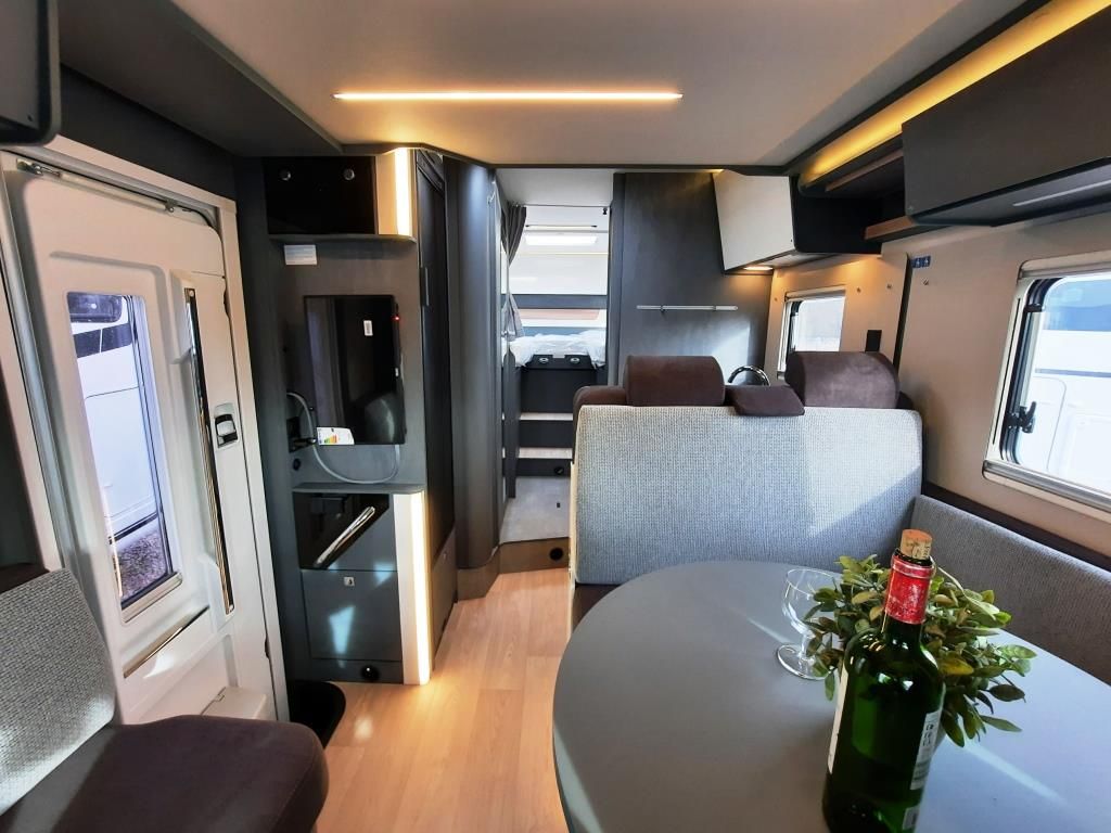 Fahrzeugabbildung Laika Kosmo L 409 Verfüg./Sparen Sie 19.106,- €