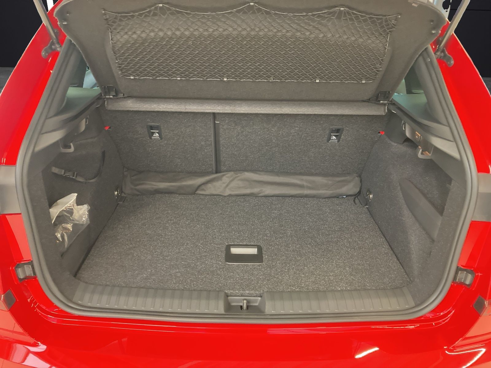 Fahrzeugabbildung SKODA Kamiq TOUR TSI MATRIX PANO DAB RÜCKFK