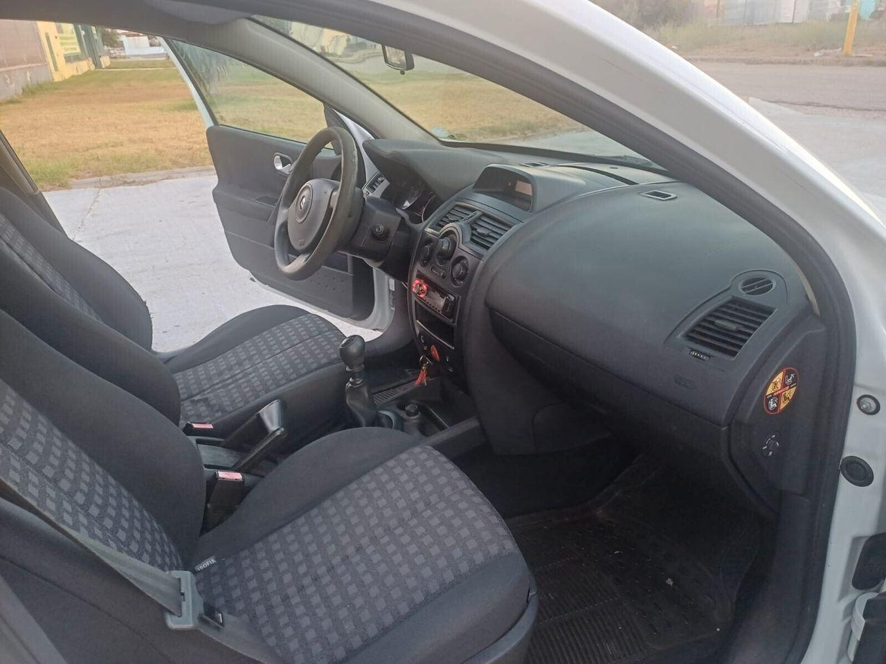 Renault Megane 2006 — photo 14