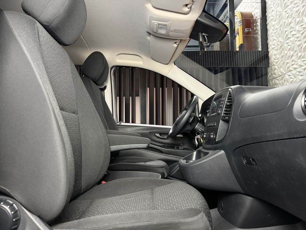 Image of Mercedes-Benz Vito