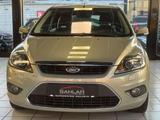 Ford Focus Titanium NAV KLIMAAUT BI-XEN CAM LE - Ford Focus mit Benzin-Antrieb: Kleinwagen, Schaltgetriebe
