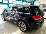 Jeep Grand Cherokee 3.0 CRD Overland|PANO|LUFT|AHZV. - Jeep Grand Cherokee mit Diesel-Antrieb: Geländewagen