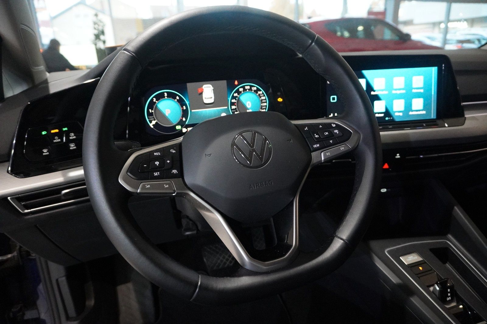 Fahrzeugabbildung Volkswagen Golf VIII Lim. 2.0 TDI LIFE DSG NAVI/LED/KAMERA