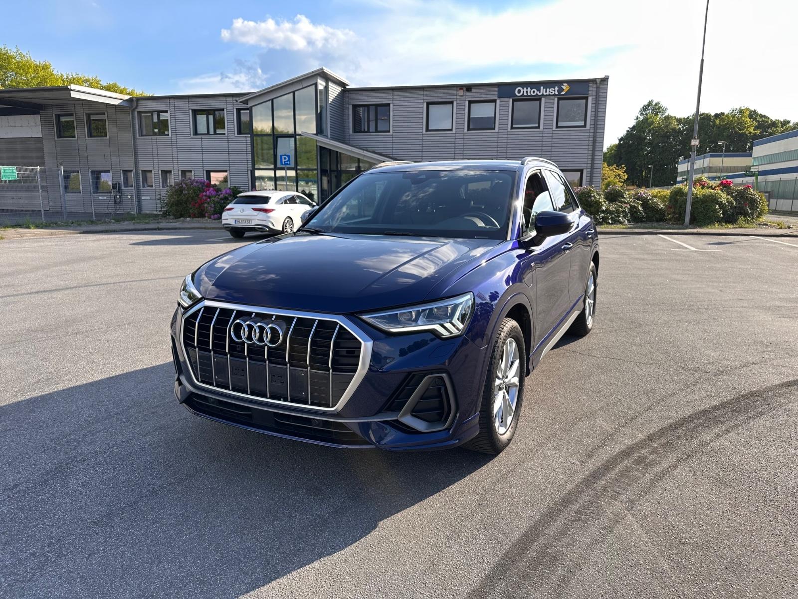 Audi Q3 45 TFSI e S line  S-Tronic 1.Hand  TopView