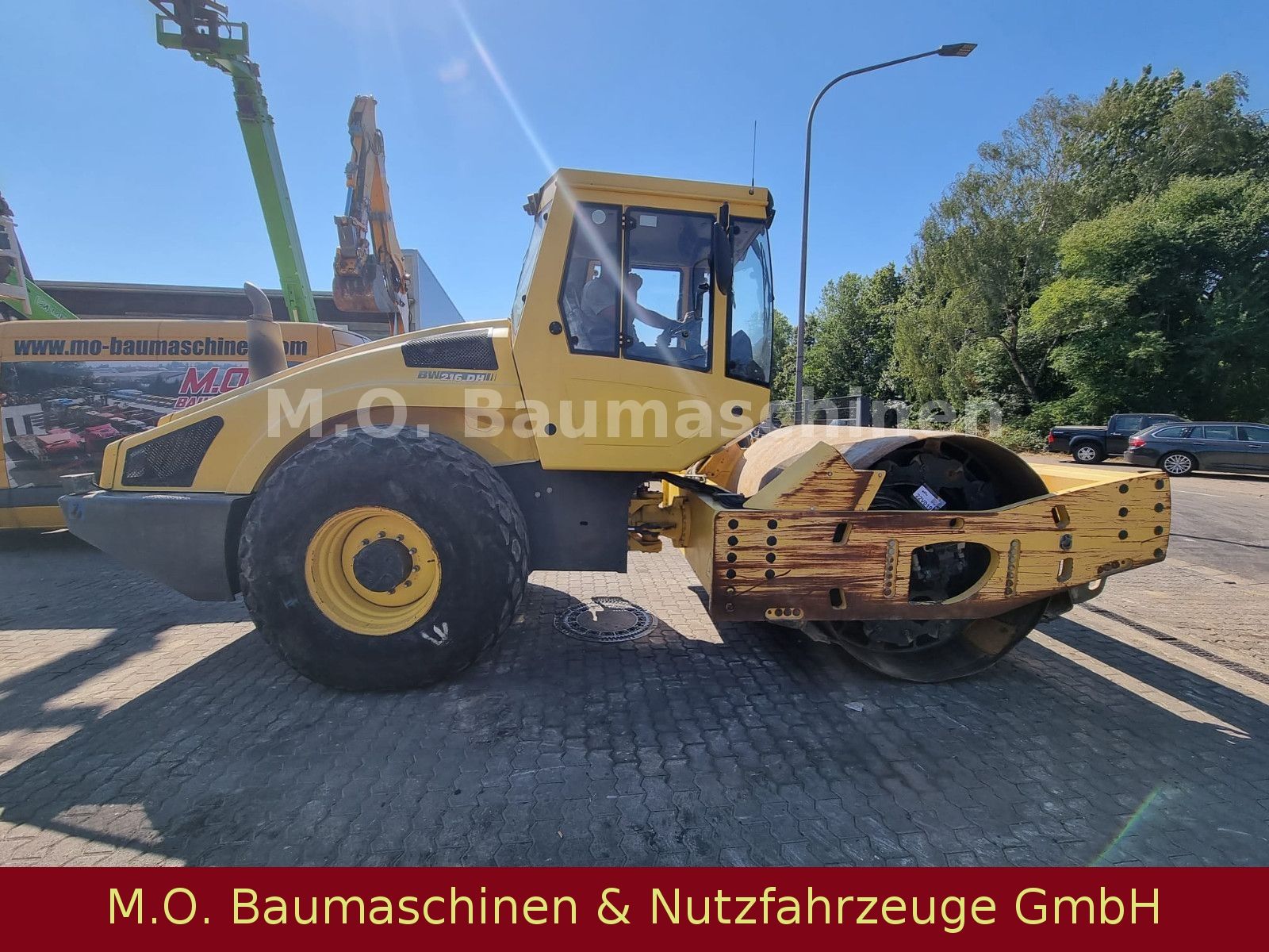 Fahrzeugabbildung BOMAG BW 216 DH-4 / AC / 6 Zyl.Deutz /