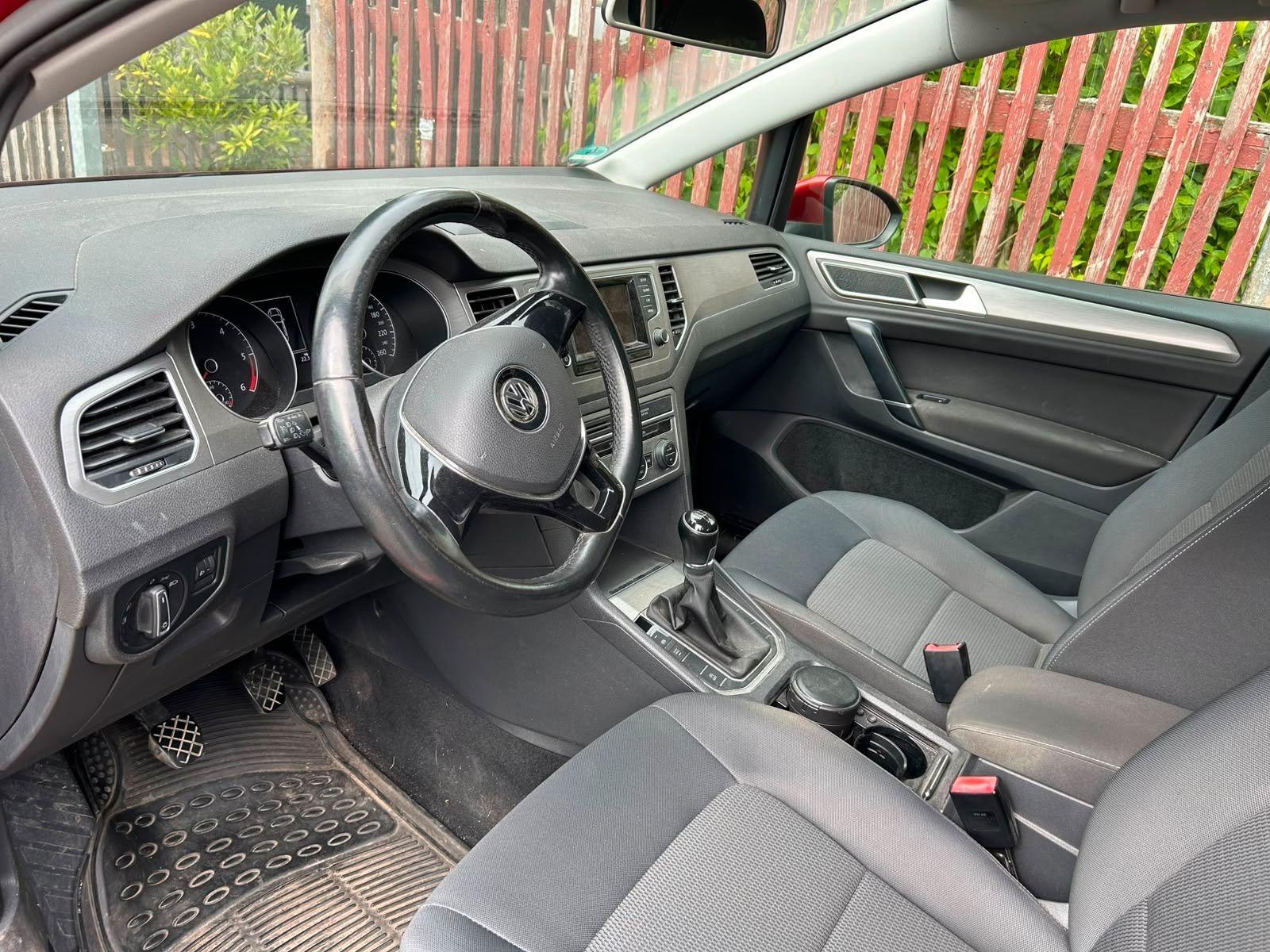 Volkswagen Golf Sportsvan 2014 — engine 110 HP (81kW)