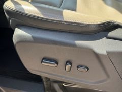 Fahrzeugabbildung Tourneo Custom L1 Titanium 2.0 TDCi 8x Sitze