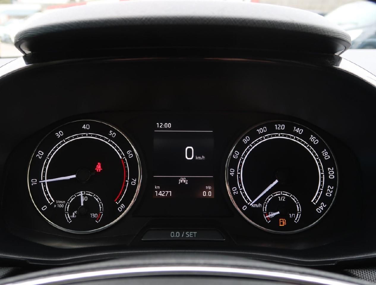 Fahrzeugabbildung SKODA Fabia 1.0 TSI Selection - LED, PDC, NS