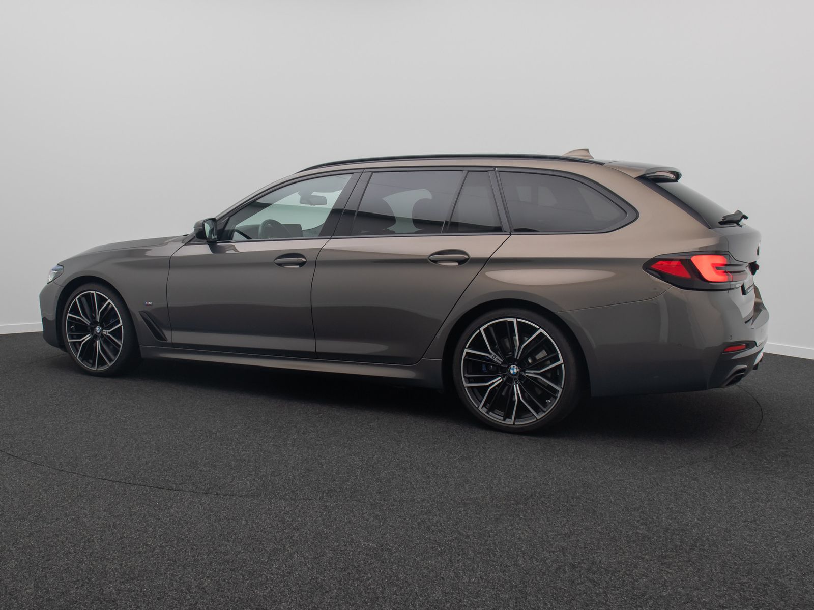 Fahrzeugabbildung BMW 540d xD M Sport Kamera Laser DAB H/K HUD 20Zoll