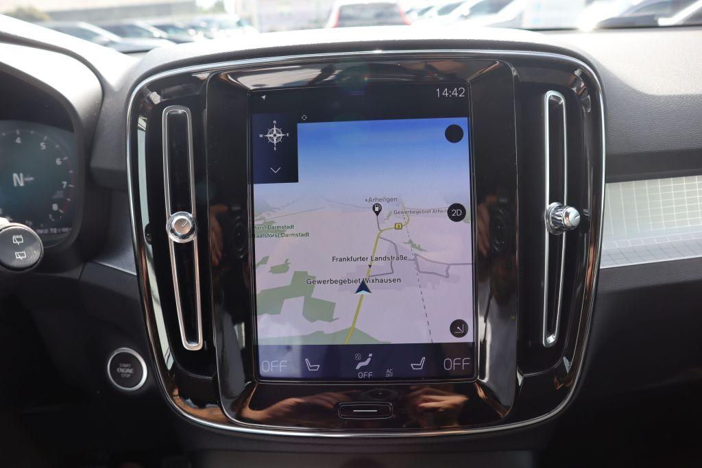 Volvo XC40 T3 Momentum Pro|NAVIGATION|R-CAM|PDC|