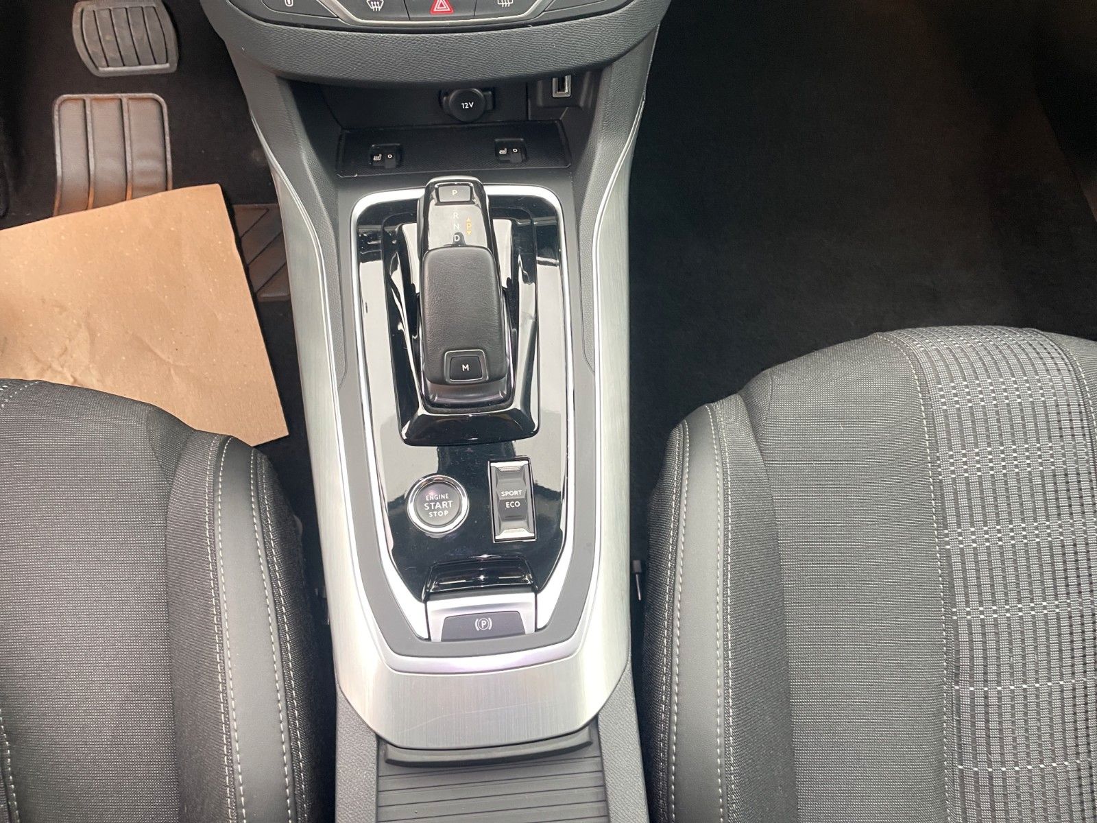 Fahrzeugabbildung Peugeot 308 SW Allure Pack*AHK*Kamera*Ambiente*Navi*