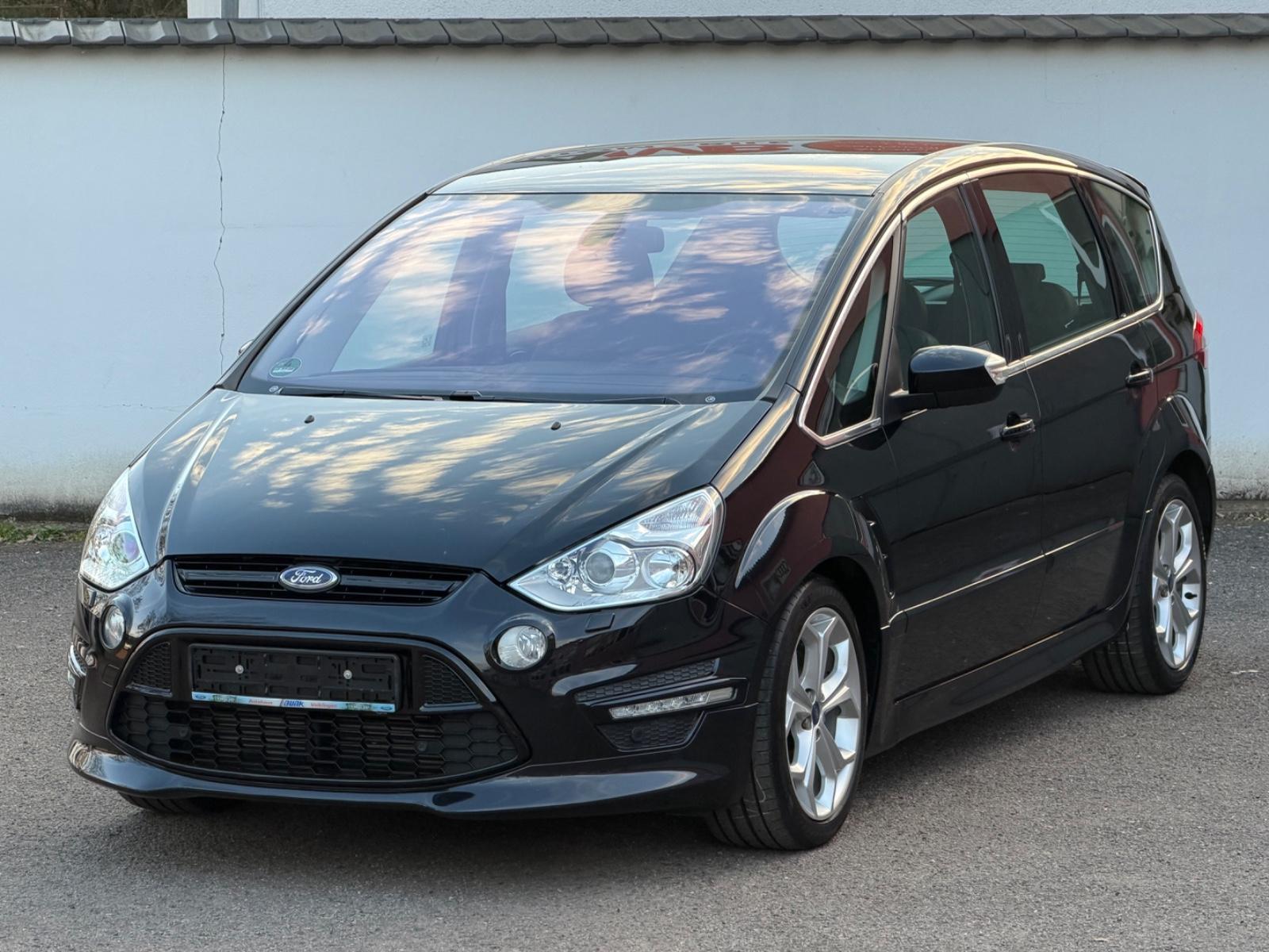 Ford S-Max 2.0 Titanium S*Leder*Xenon*Alu 18 Zoll*PDC