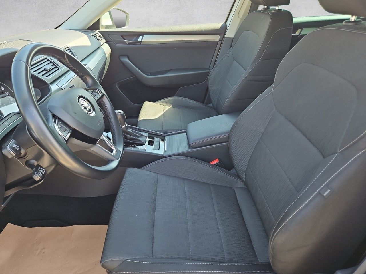 Fahrzeugabbildung SKODA Superb Combi Ambition 4x4,DSG,AHK,el.Heckklappe