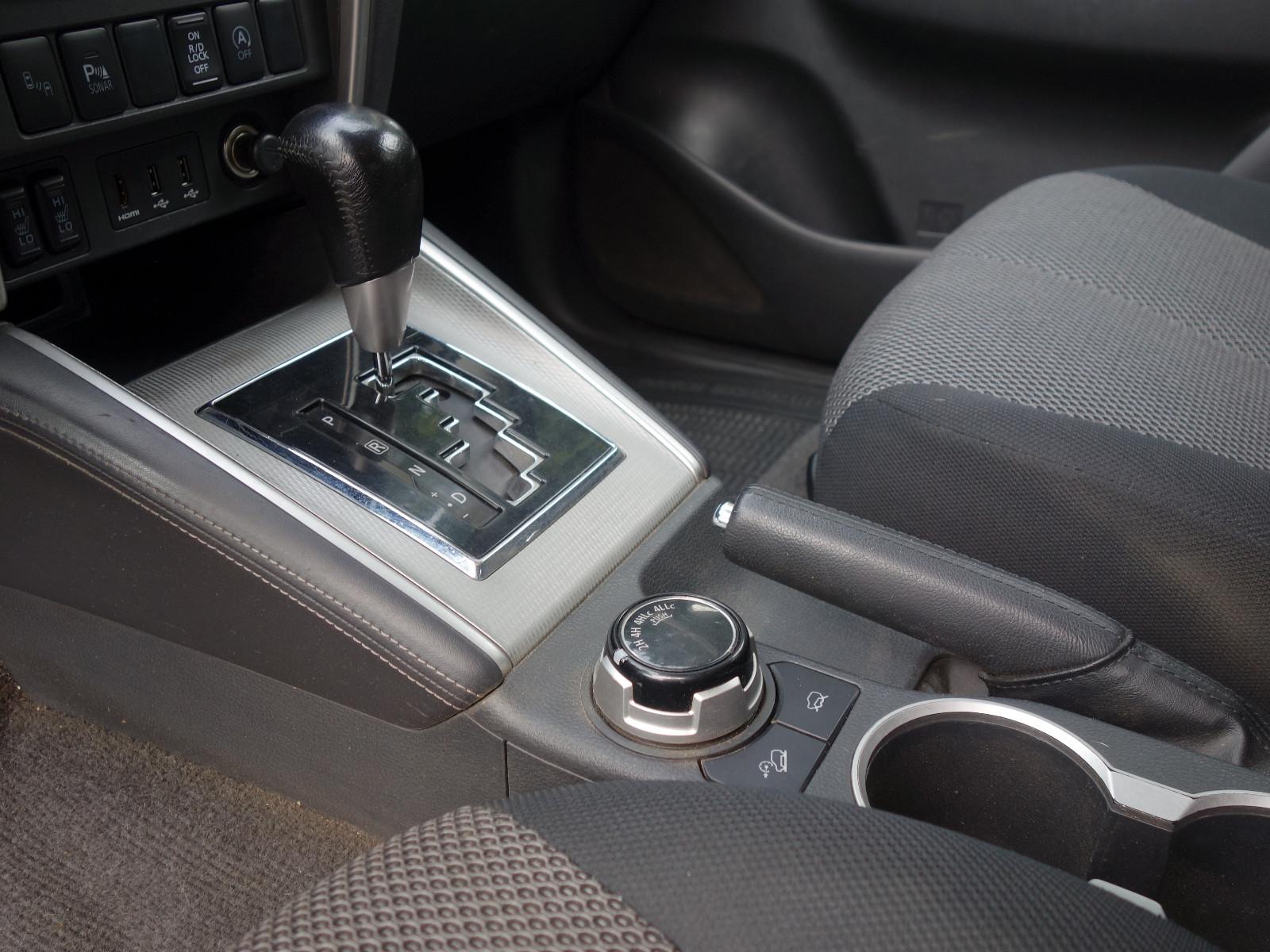 Mitsubishi L200 Intro Edition Doka 4WD Autom KLIMA AHK NAVI