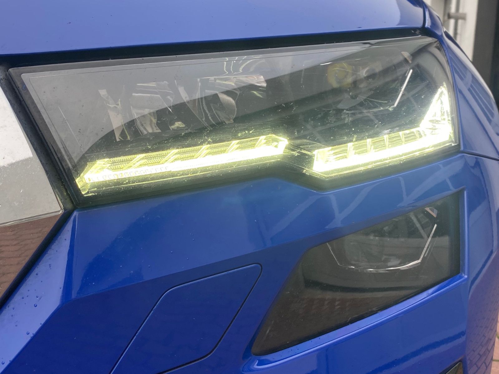 Fahrzeugabbildung SKODA Karoq Tour 2,0 TDI DSG *Navi*AHK*