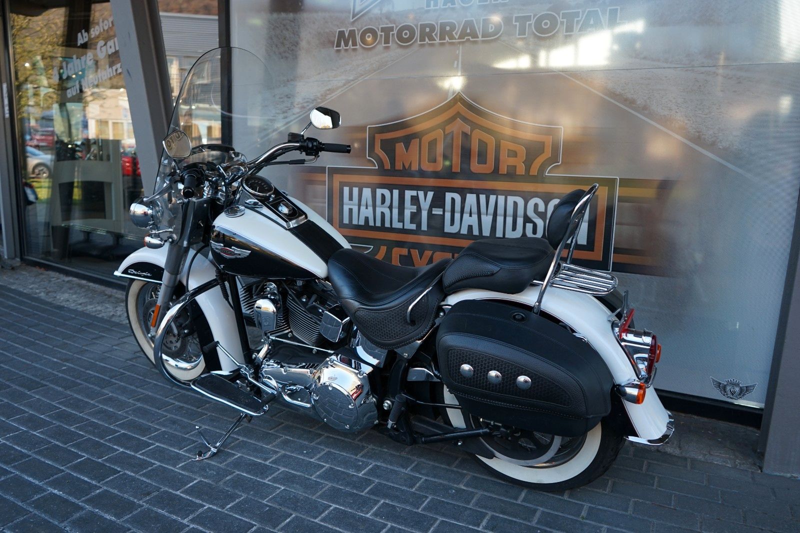 Fahrzeugabbildung Harley-Davidson Softail Deluxe 88CUI - Twin Cam - Neuwertig