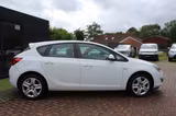 Opel Astra J Lim. 5-trg. Edition - Opel Astra: Weiß, J
