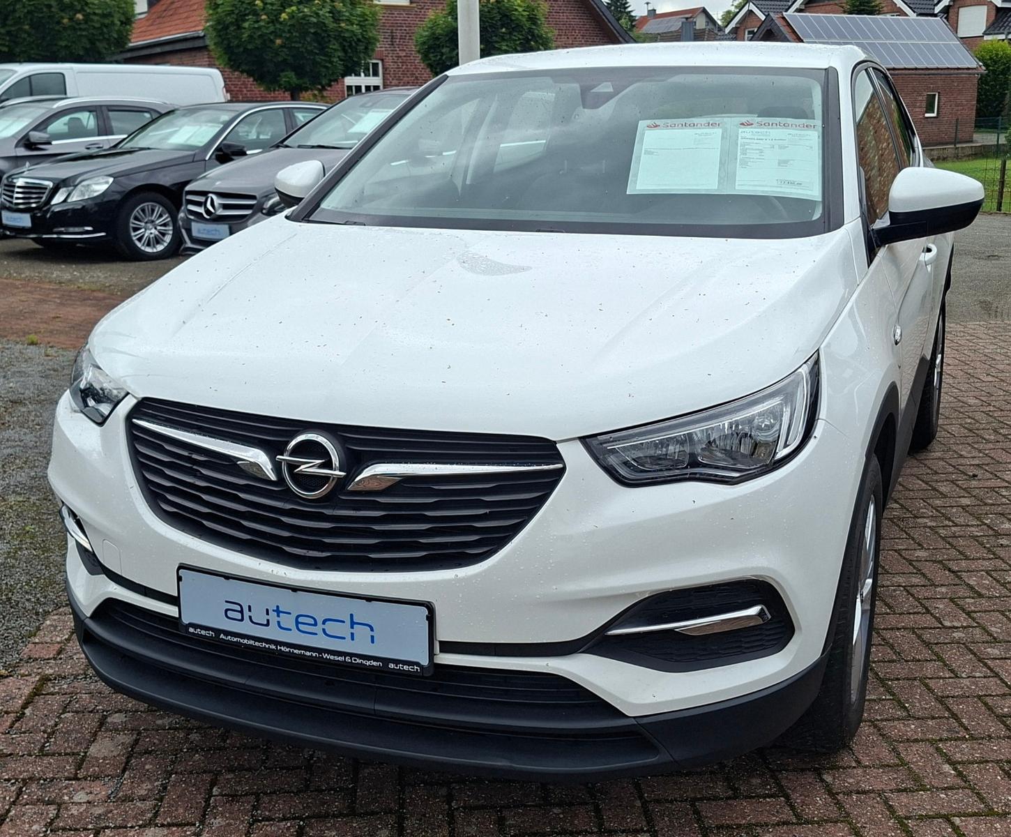 Opel Grandland (X) 1.2 wenig KM/ LHZ+SHZ