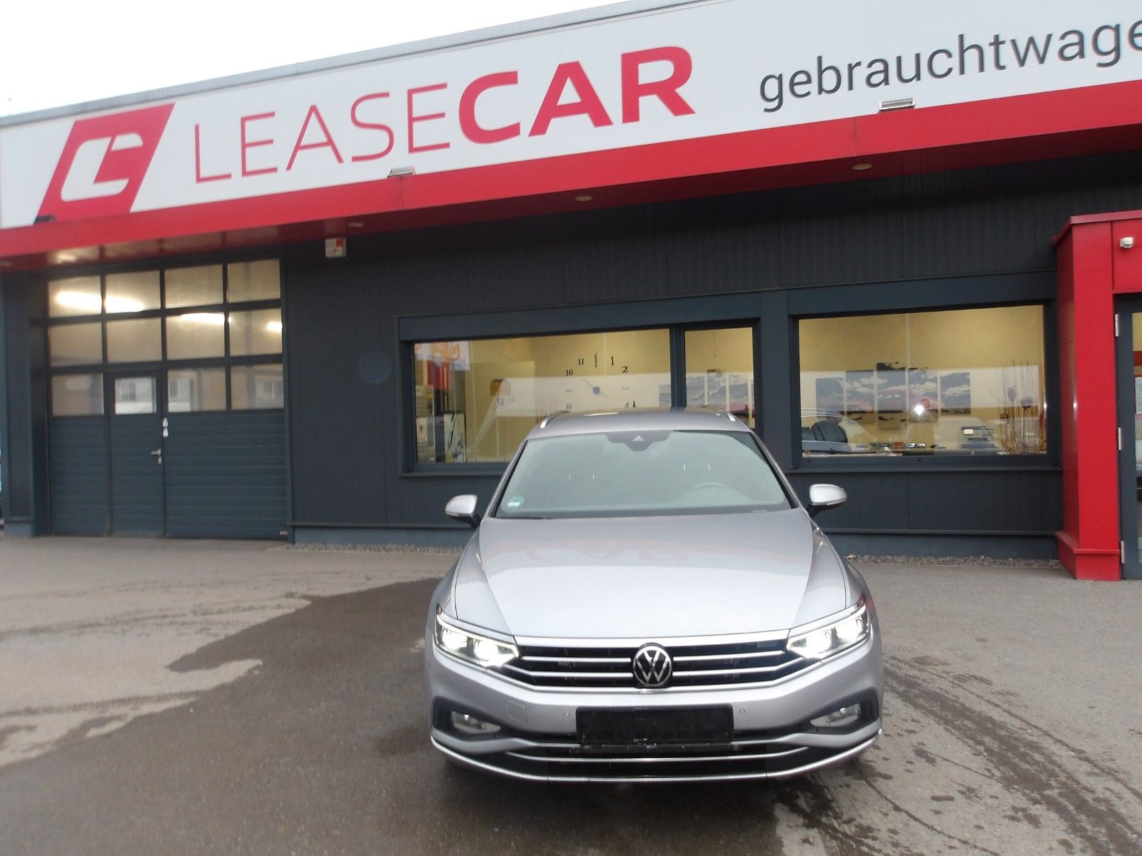 Volkswagen Passat Variant Elegance "AHV" EXP € 13250.- imagem 2