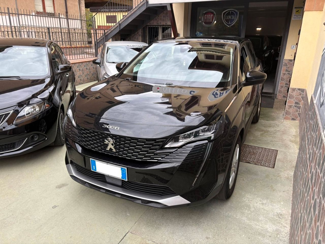 Peugeot 3008 1.5 EAT8 Business 130cv - 2021 imagem 2