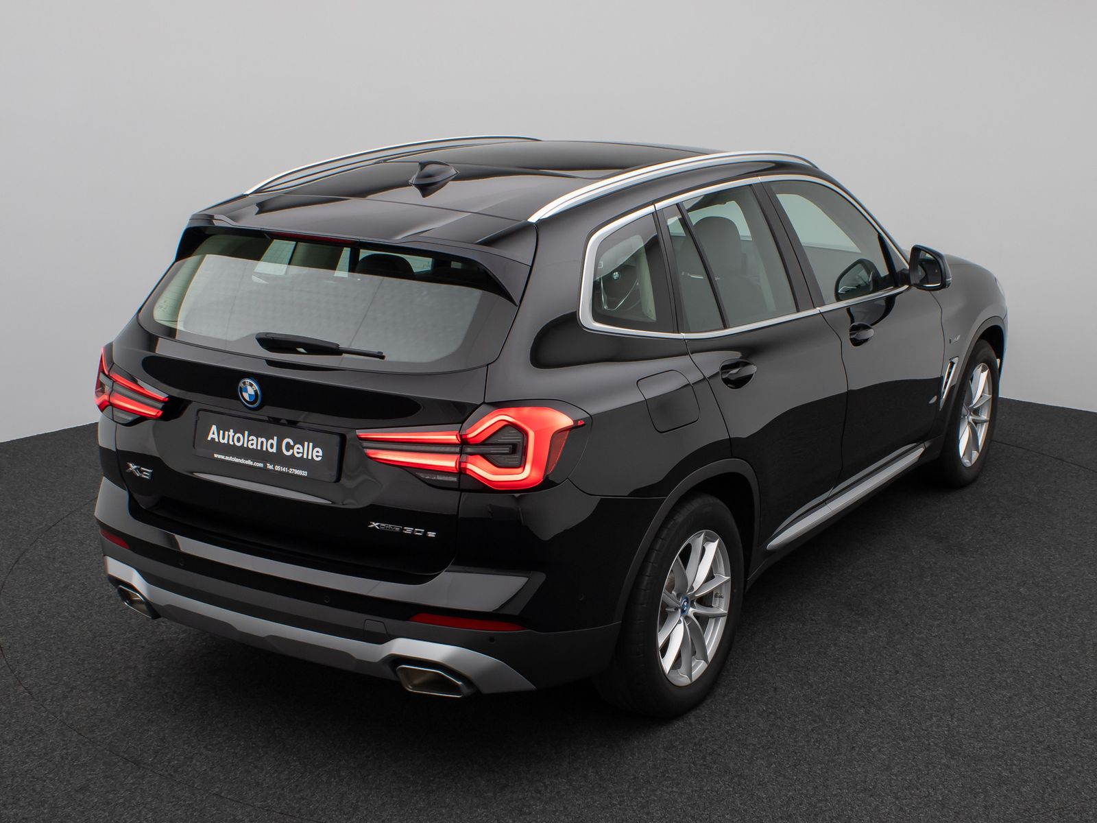 Fahrzeugabbildung BMW X3 xD30e Panorama 360° HUD DAB AHK Alarm Sport