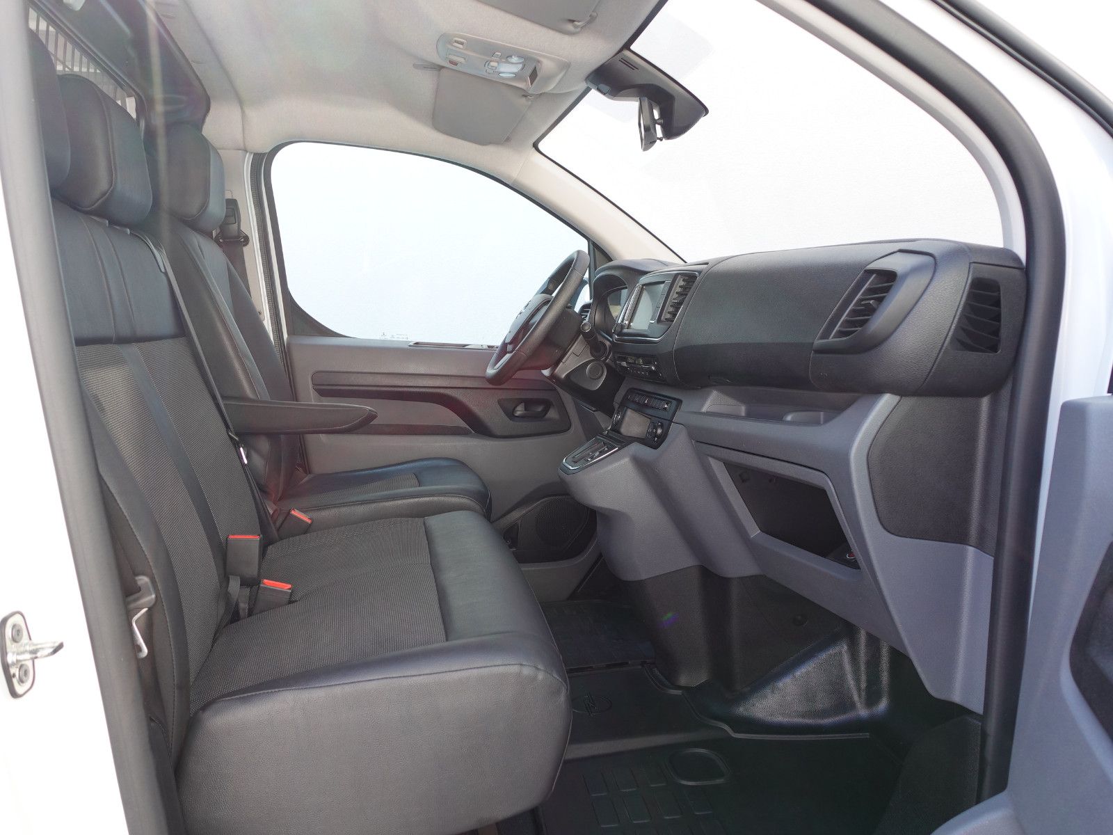 Fahrzeugabbildung Opel Vivaro-e Cargo Elegance 75kWh,Navi,Kamera,Sitzhz