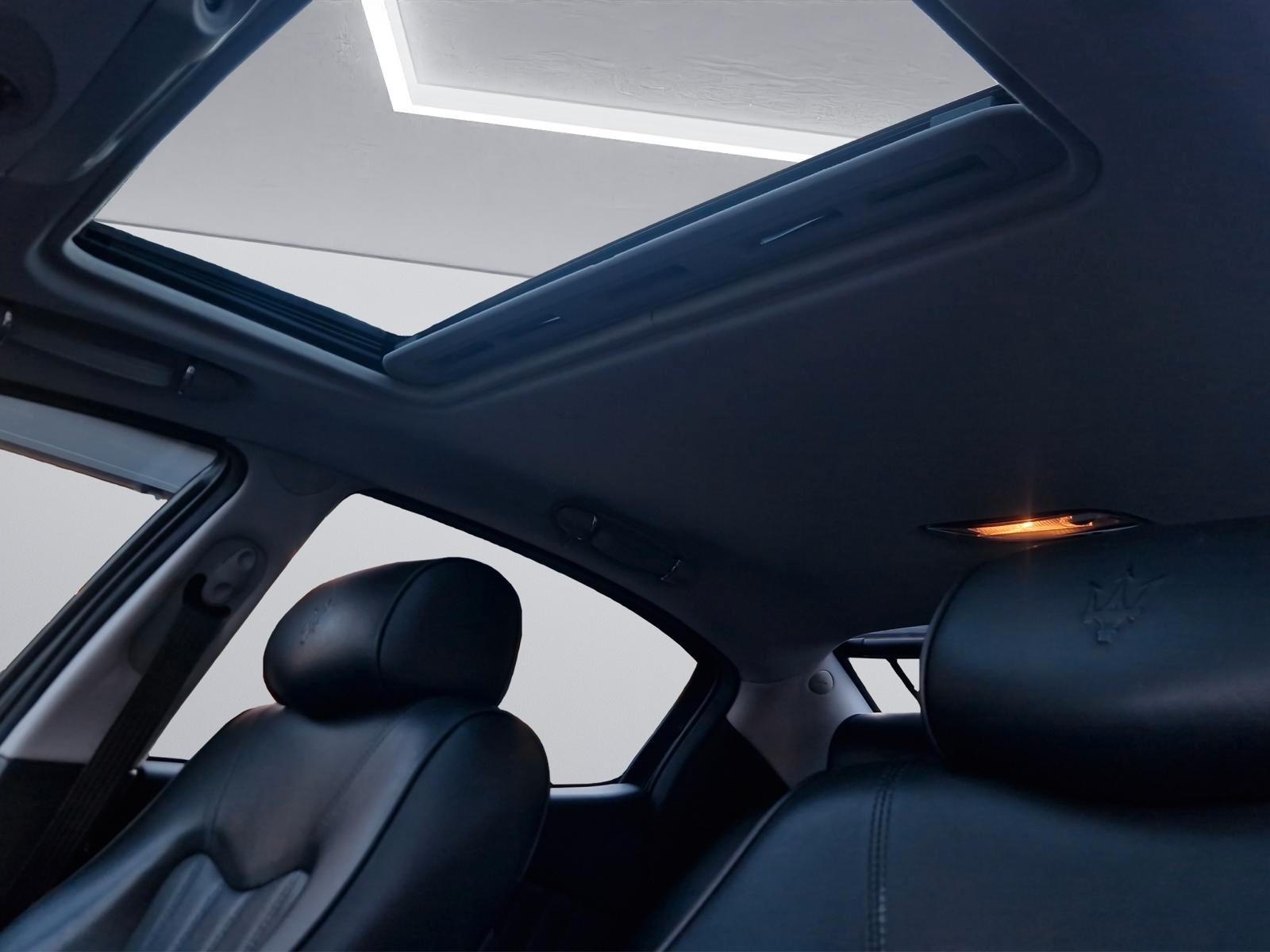 Maserati Quattroporte 4.2 V8 400 ch • BVA • Cuir • Toit ouvrant