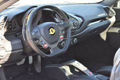 Fahrzeugabbildung Ferrari 488 GTB*NAVI*LIFT*Racing*RFK*PDC**Mietkauf