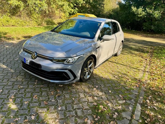 Volkswagen  Golf 1.5 eTSI R-Line DSG