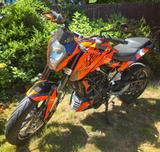 KTM Duke 125 guter Zustand  mit vielen Extras