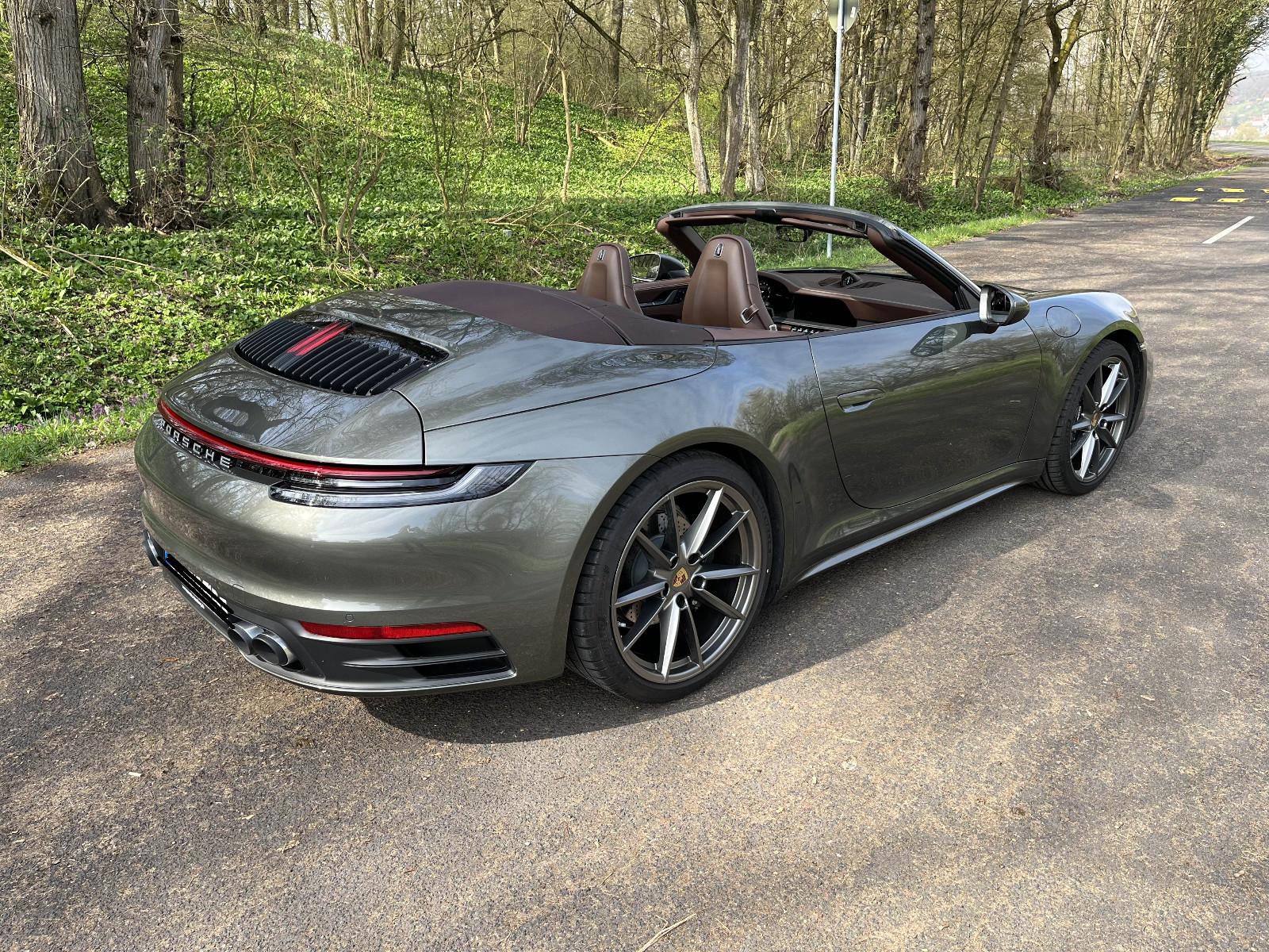 Porsche 992 Carrera Cabrio "Sport Chrono" Leder trüffel