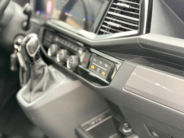 Volkswagen T6.1/MULTI/DSG/4MOTION/2xEL.SCHTÜ/AHK/ACC/1.HAN